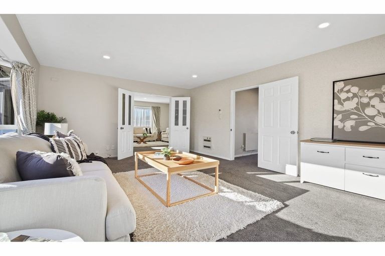 Photo of property in 2 Hatfield Place, Avonhead, Christchurch, 8042