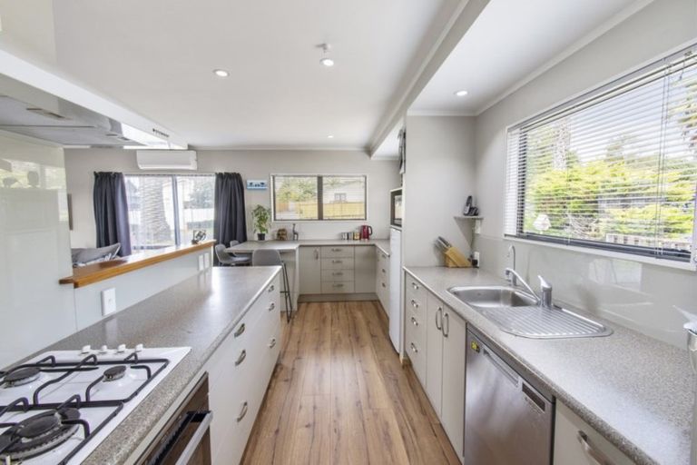 Photo of property in 19 Mellsop Avenue, Waiuku, 2123