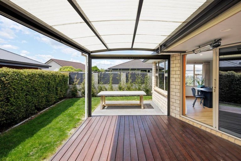 Photo of property in 18 Gibbston Close, Huntington, Hamilton, 3210