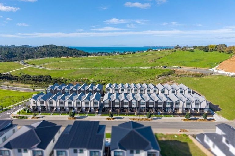 Photo of property in 10/23 Makomako Drive, Orewa, 0931