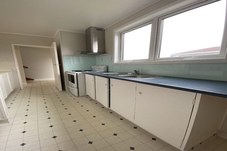 Photo of property in 55u3 Apu Crescent, Lyall Bay, Wellington, 6022