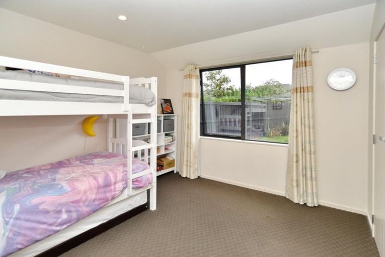 Photo of property in 22 Hawthorn Mews, Rangiora, 7400
