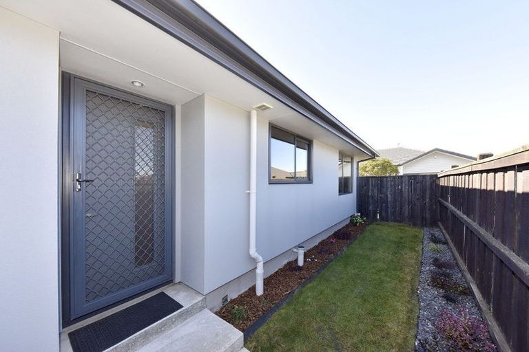 Photo of property in 111 Palmers Road, New Brighton, Christchurch, 8083