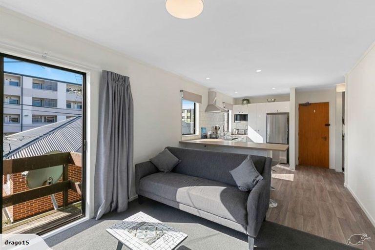 Photo of property in 615u2 Evans Bay Parade, Kilbirnie, Wellington, 6022