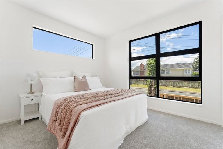 Photo of property in 40b Royal View Road, Te Atatu South, Auckland, 0610
