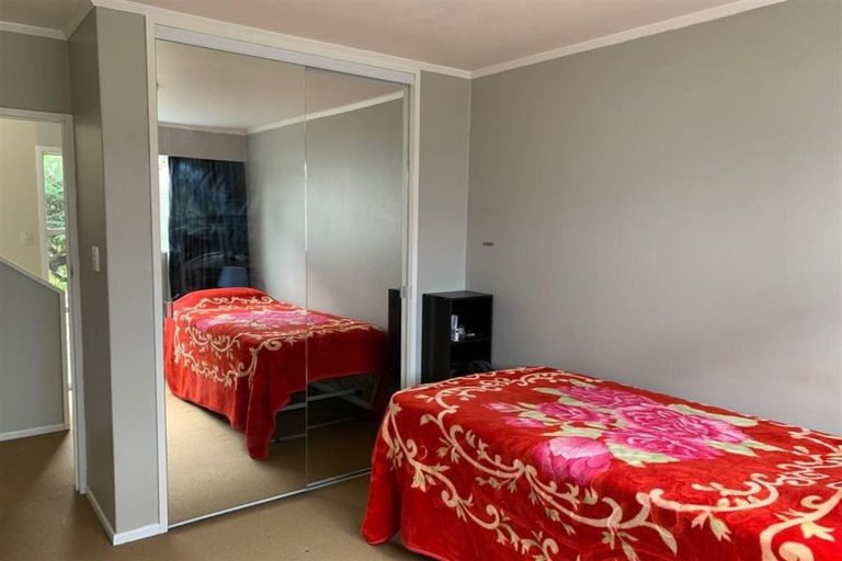 Photo of property in 15 Goddard Grove, Churton Park, Wellington, 6037