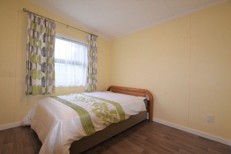 Photo of property in 57 Pomaria Road, Henderson, Auckland, 0610