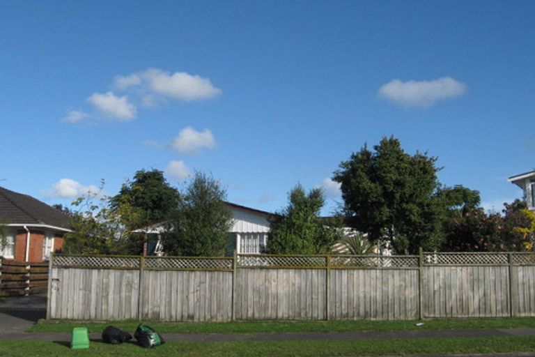 Photo of property in 121 Reeves Road, Pakuranga Heights, Auckland, 2010