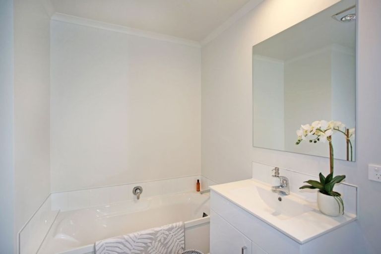 Photo of property in 14a Racecourse Road, Waiuku, 2123