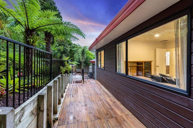 Photo of property in 22 Darcy Place, Massey, Auckland, 0614