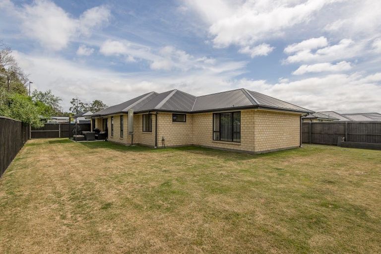 Photo of property in 17 Dynes Road, Rolleston, 7615