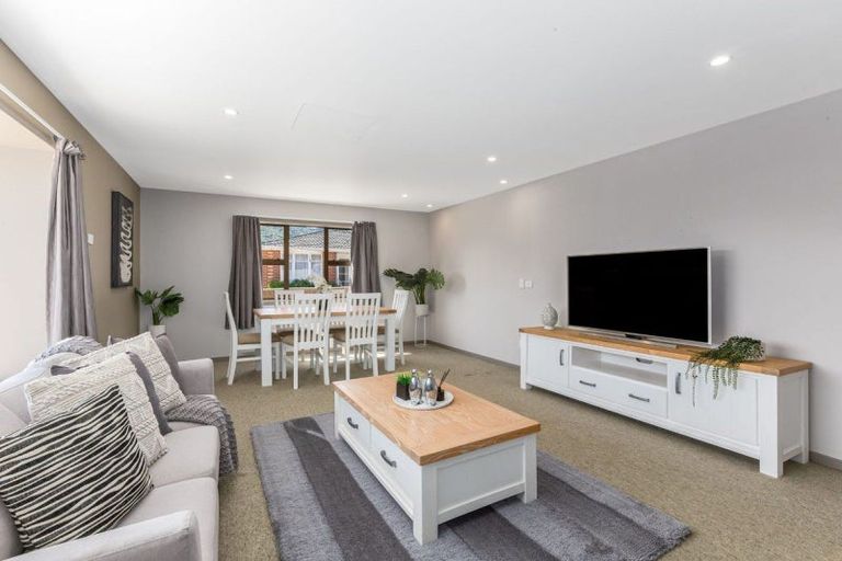 Photo of property in 4 Oxford Crescent, Ebdentown, Upper Hutt, 5018