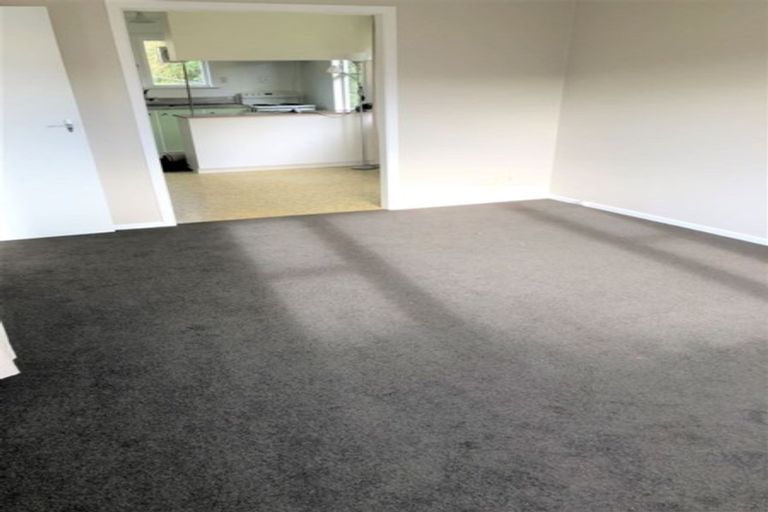 Photo of property in 143 Newlands Road, Newlands, Wellington, 6037