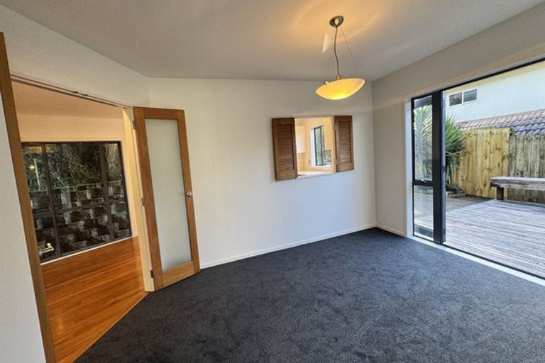 Photo of property in 35 John Court Street, Birkenhead, Auckland, 0626