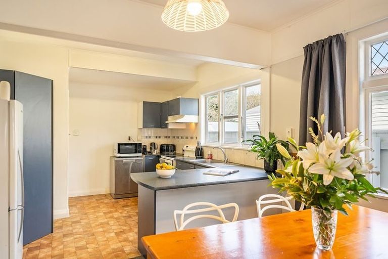 Photo of property in 3 Malone Road, Waterloo, Lower Hutt, 5011