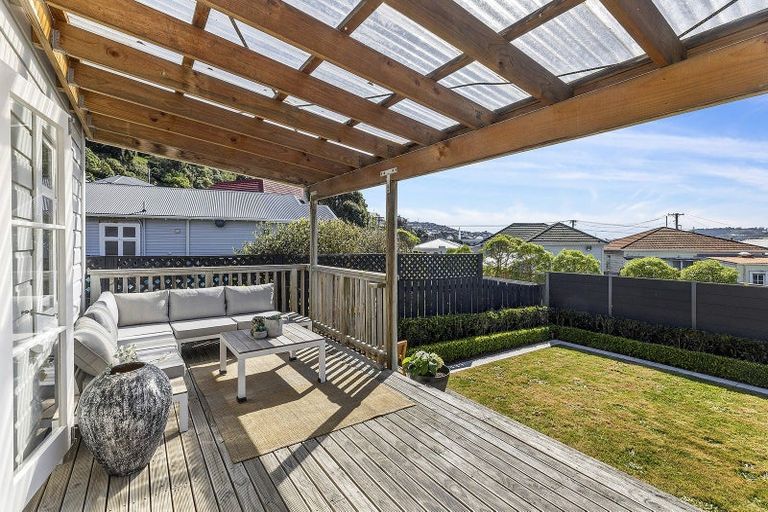 Photo of property in 3 Endeavour Street, Lyall Bay, Wellington, 6022