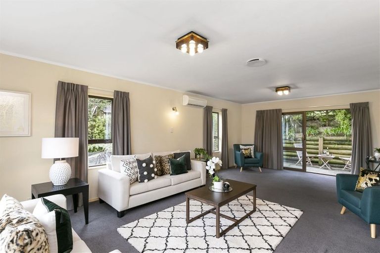 Photo of property in 35 Thatcher Crescent, Crofton Downs, Wellington, 6035