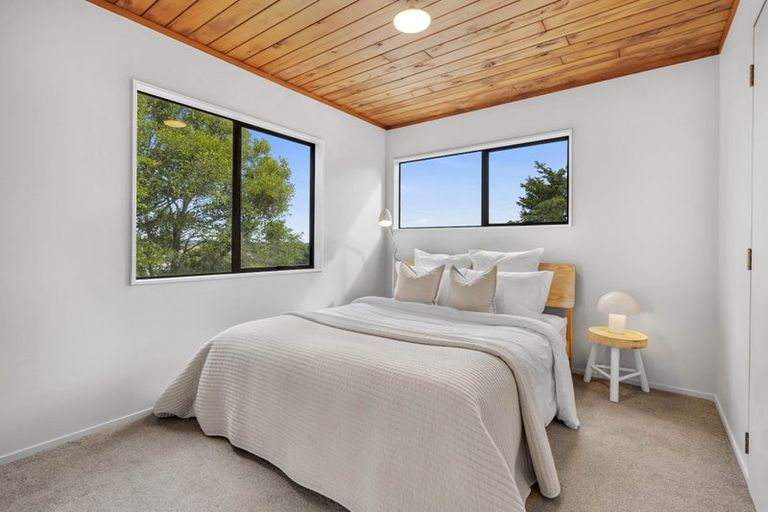 Photo of property in 2/30 Glen Vista Place, Bayview, Auckland, 0629