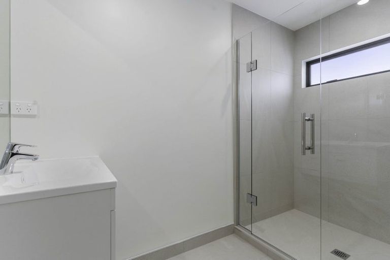 Photo of property in 41 Kingdale Road, Henderson, Auckland, 0610