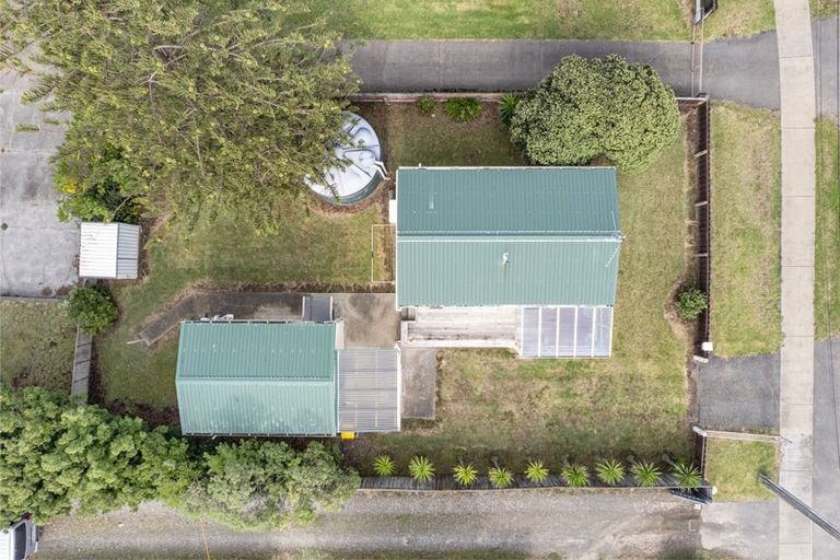 Photo of property in 50 Park Avenue, Waitarere Beach, Levin, 5510