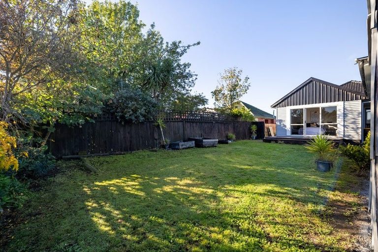 Photo of property in 77 Owles Terrace, New Brighton, Christchurch, 8061