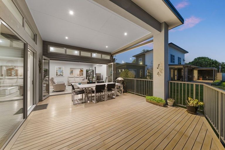 Photo of property in 2 Stonedale Drive, Pukekohe, 2120