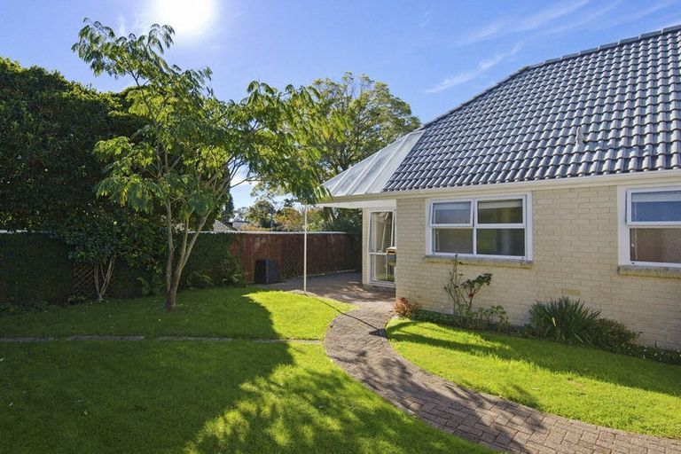 Photo of property in 1 Maple Lane, Waikanae, 5036