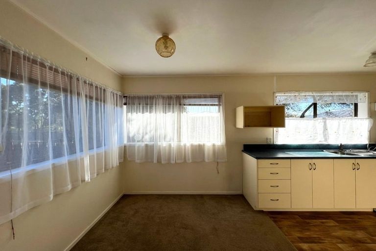 Photo of property in 2/36 Pukeroa Place, Papakura, 2110