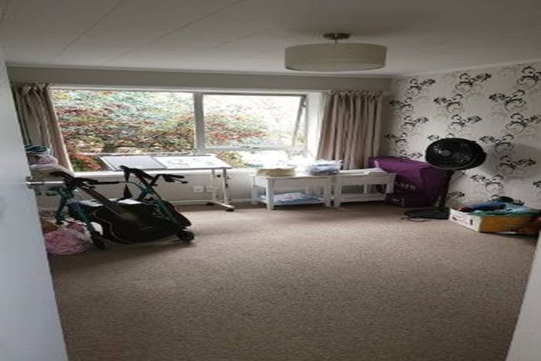 Photo of property in 2 Rehia Road, Massey, Auckland, 0614