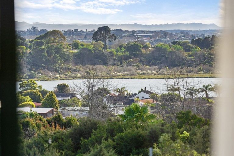 Photo of property in 6 Maddison Place, Welcome Bay, Tauranga, 3112