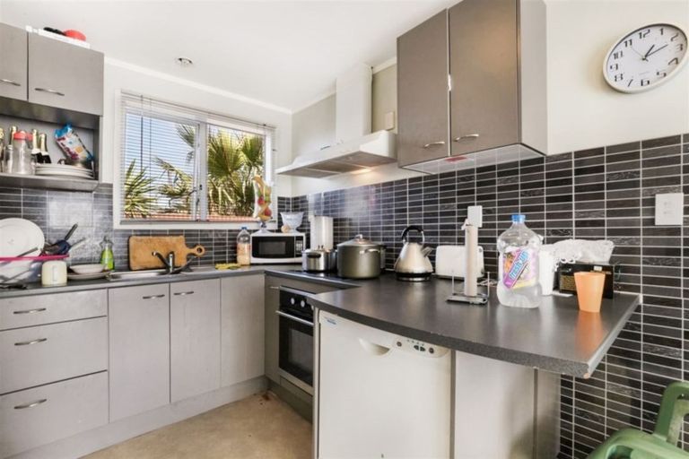 Photo of property in 12 Kohinoor Avenue, Mangere, Auckland, 2022