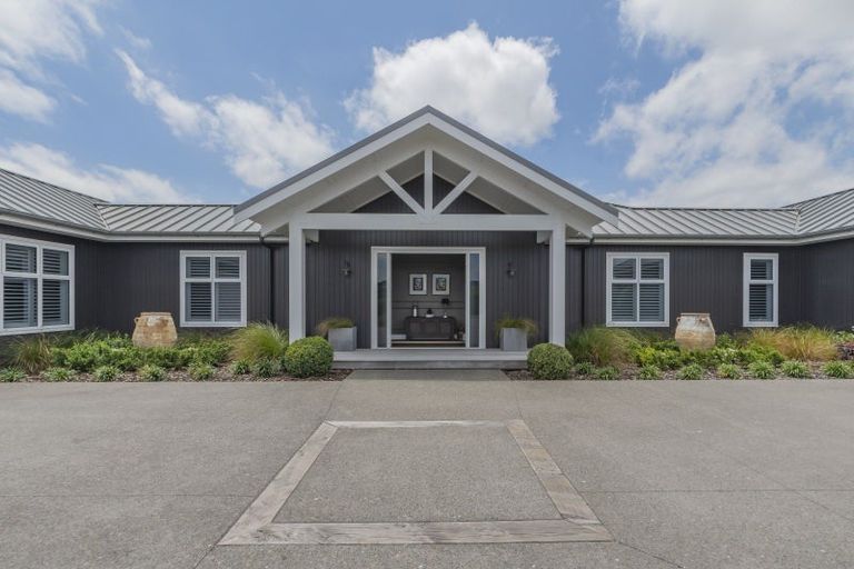 Photo of property in 90 Bushlake Way, Kingseat, Papakura, 2580