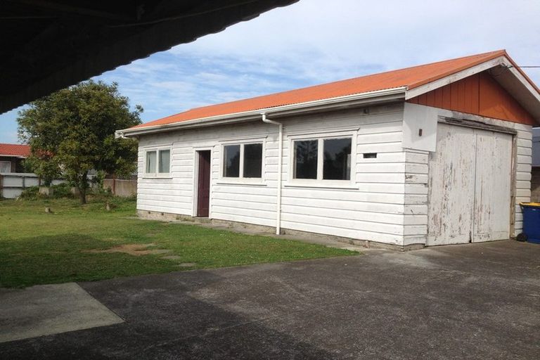 Photo of property in 26 Rimu Street, New Lynn, Auckland, 0600
