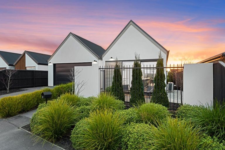 Photo of property in 6 Helen Place, Halswell, Christchurch, 8025