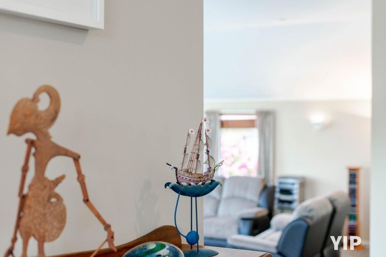 Photo of property in 132 Westchester Drive, Churton Park, Wellington, 6037