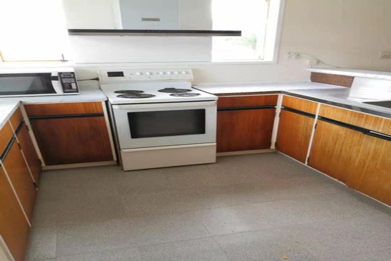 Photo of property in 1/40 Halberg Street, Glenfield, Auckland, 0629