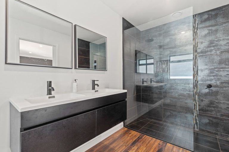 Photo of property in 35 Pinot Crescent, Ohau, 5570