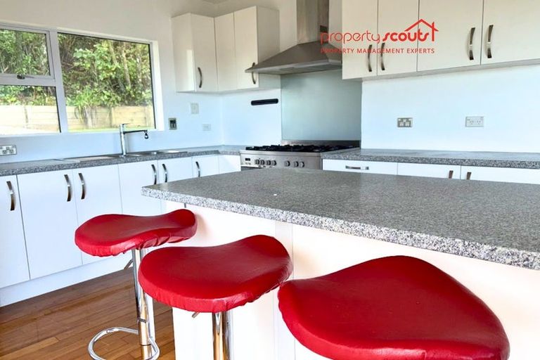 Photo of property in 145 Ruskin Road, Newlands, Wellington, 6037