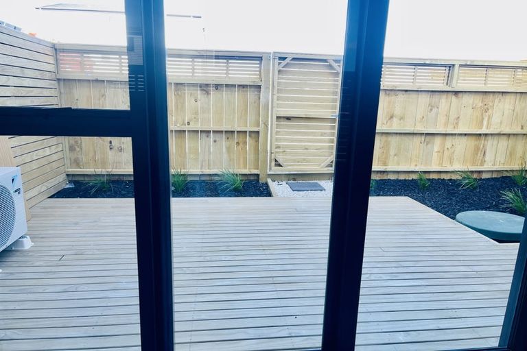 Photo of property in 16 Mene Way, Karaka, 2113