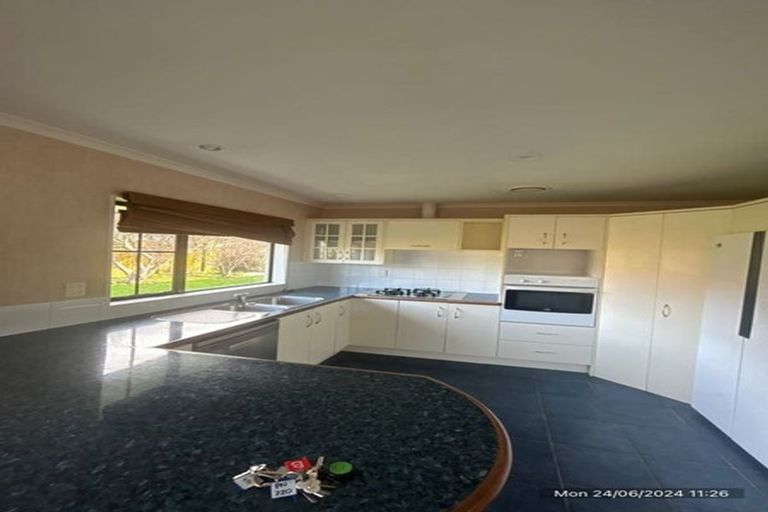 Photo of property in 16 Woodgate Court, Fitzherbert, Palmerston North, 4410
