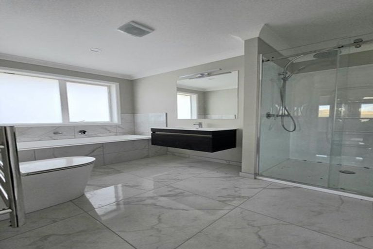 Photo of property in 6a Te Arapito Close, Aotea, 5024