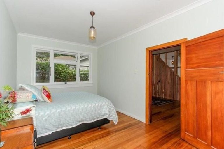 Photo of property in 12 Tamar Street, New Plymouth, 4310