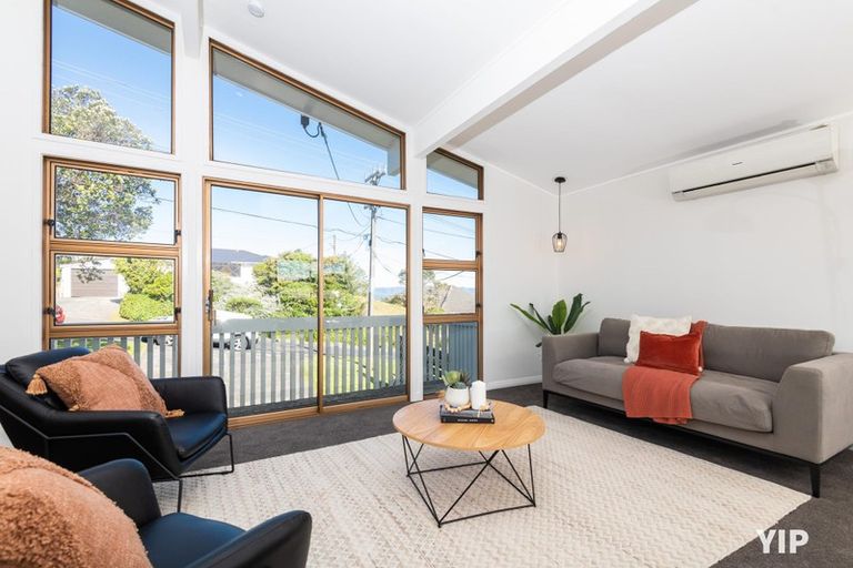 Photo of property in 7 Ruskin Road, Newlands, Wellington, 6037