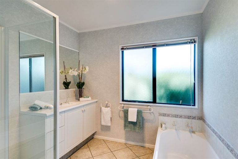 Photo of property in 89 Kensington Drive, Taradale, Napier, 4112