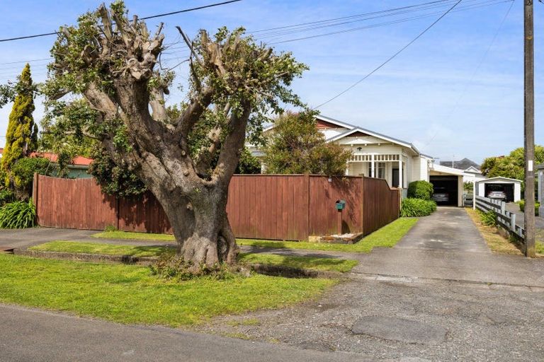 Photo of property in 10 Morrissey Street, Hawera, 4610