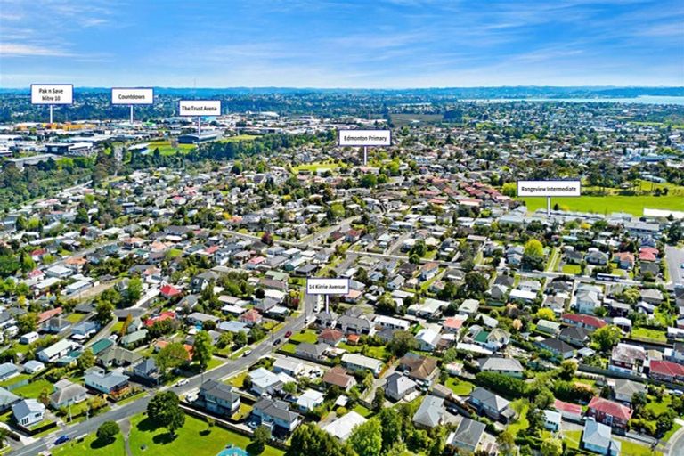 Photo of property in 14c Kirrie Avenue, Te Atatu South, Auckland, 0610