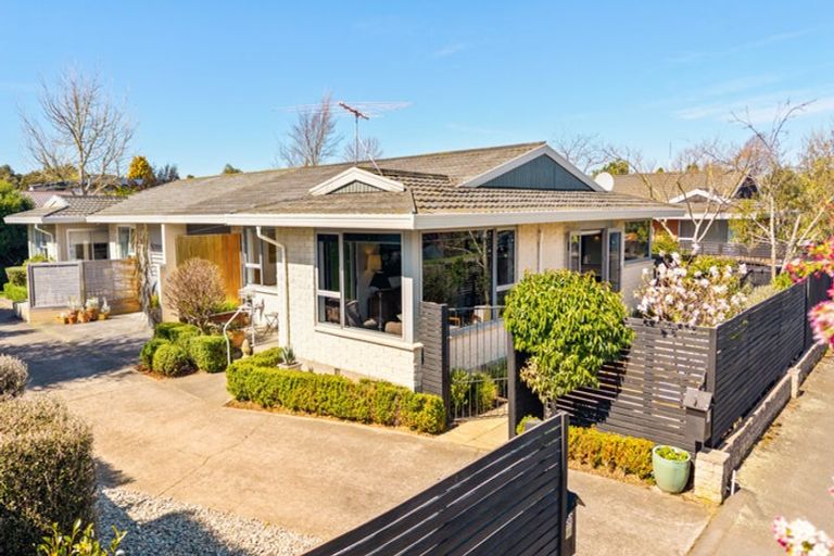 Photo of property in 2/30 Konini Street, Riccarton, Christchurch, 8041