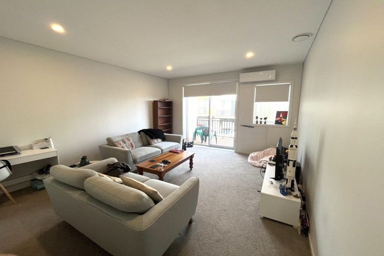 Photo of property in 6 Folkes Lane, New Lynn, Auckland, 0600
