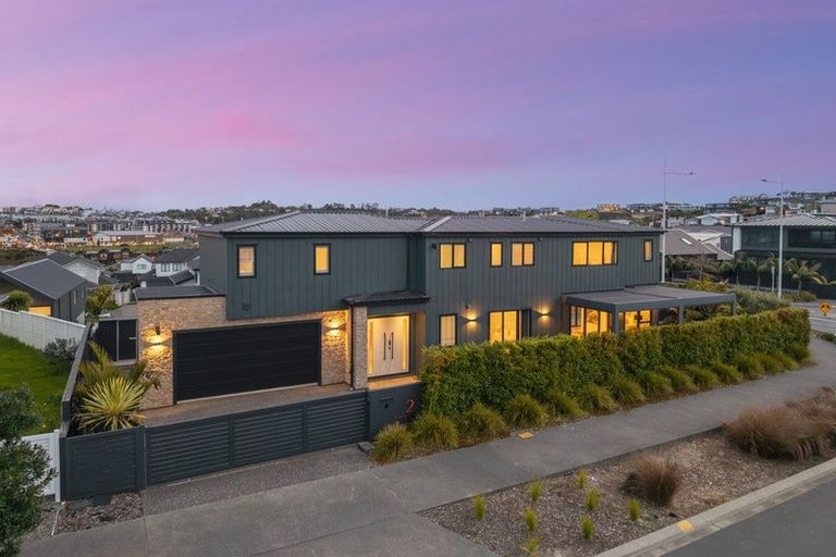 Photo of property in 2 Hanikura Street, Long Bay, Auckland, 0630