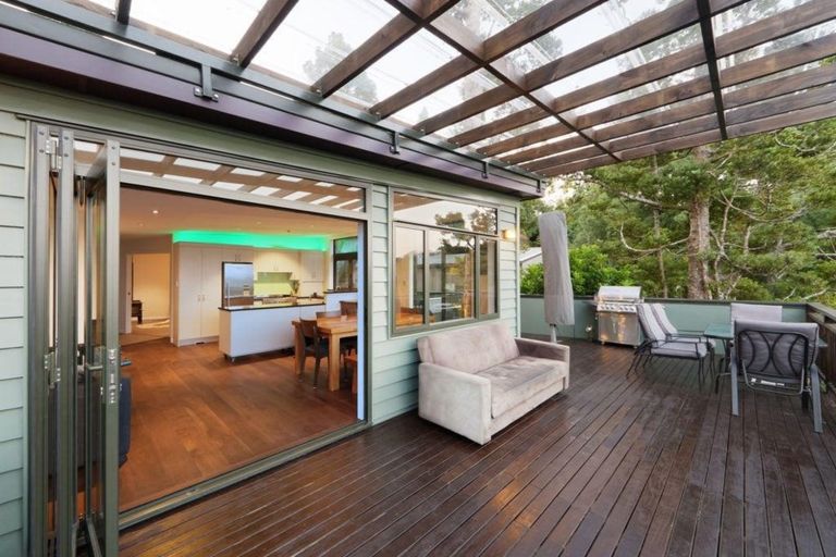 Photo of property in 66 Otitori Bay Road, Titirangi, Auckland, 0604